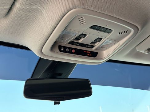 Certified 2020 Chevrolet Traverse Premier w/ Redline Edition FWD image 28