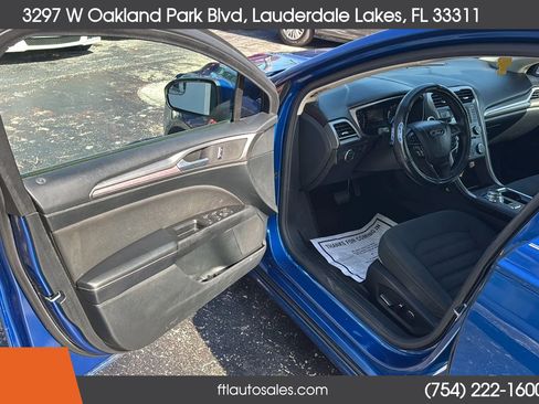 Used 2017 Ford Fusion SE FWD image 17