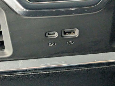 Used 2024 GMC Sierra 3500 SLT w/ SLT Premium Package image 27