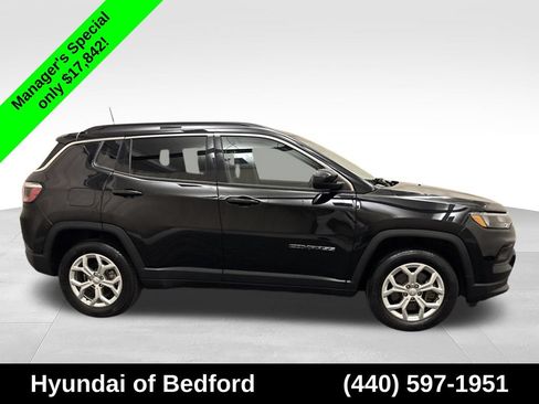 Used 2024 Jeep Compass Latitude AWD/4WD image 4