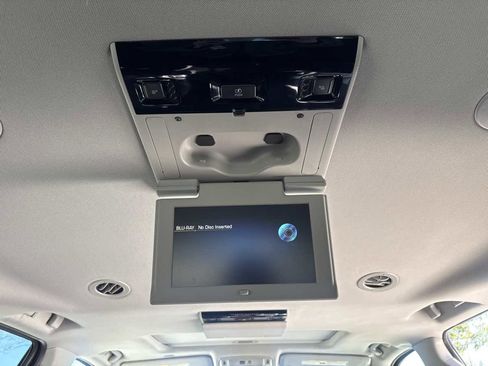 Used 2016 Cadillac Escalade ESV Luxury image 21