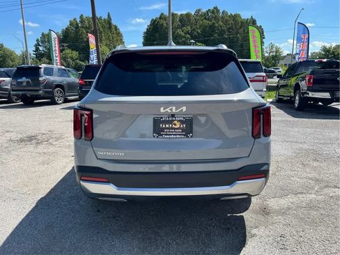 Used 2025 Kia Sorento SX FWD image 6
