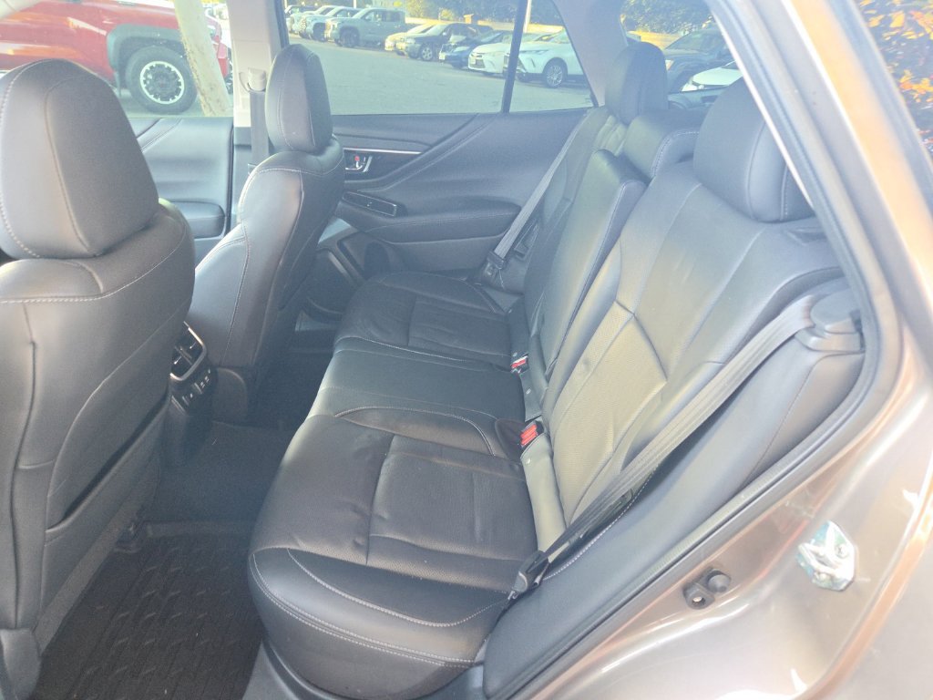 Used 2022 Subaru Outback Limited AWD/4WD image 11
