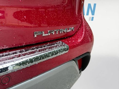 Used 2024 Toyota Highlander Platinum FWD image 23