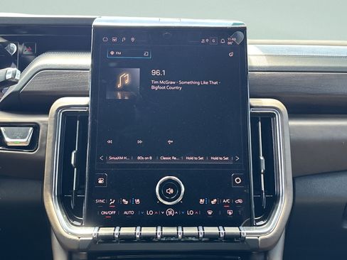 New 2026 GMC Yukon XL Denali Ultimate w/ LPO, Illumination Package AWD/4WD image 30