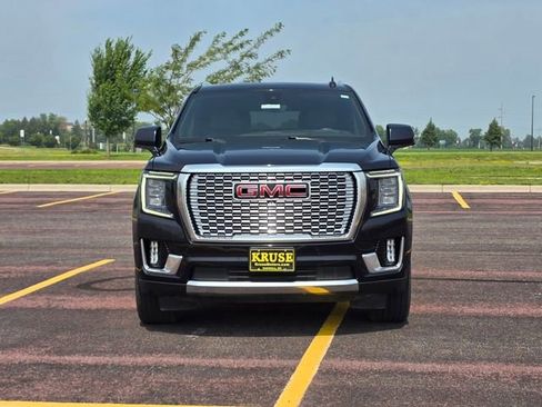 Used 2022 GMC Yukon XL Denali w/ Denali Premium Package image 36