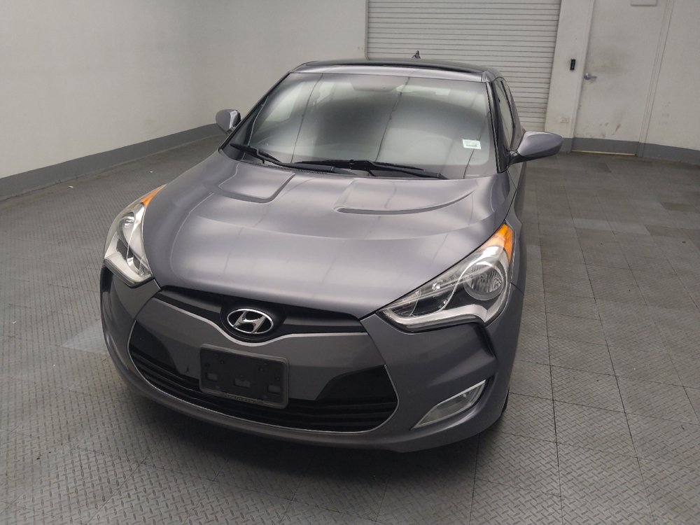 Used 2017 Hyundai Veloster Value Edition FWD image 15