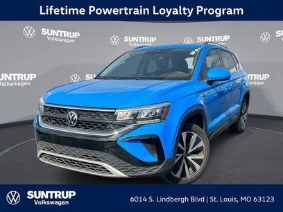 Used 2022 Volkswagen Taos SE w/ Panoramic Sunroof Package