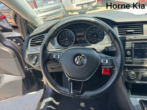 Used 2019 Volkswagen Golf S FWD image 17