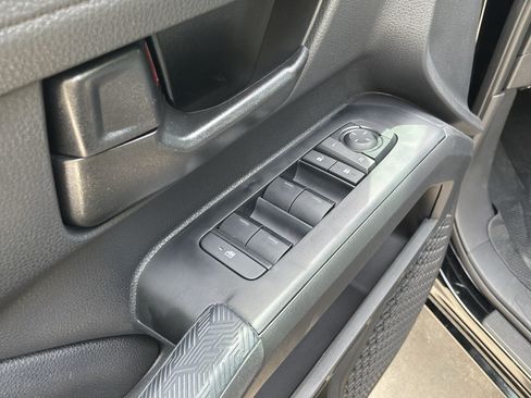 Used 2026 Toyota Tacoma SR5 AWD/4WD image 15