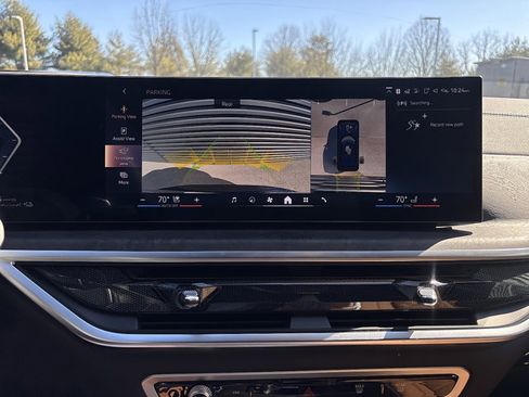 Used 2026 BMW X5 xDrive50e image 19