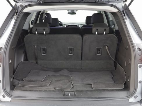 Used 2019 Chevrolet Traverse LS image 17