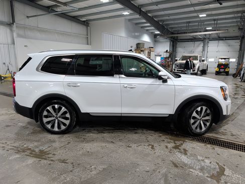 Used 2020 Kia Telluride S w/ S 8 Passenger Seating Package image 2