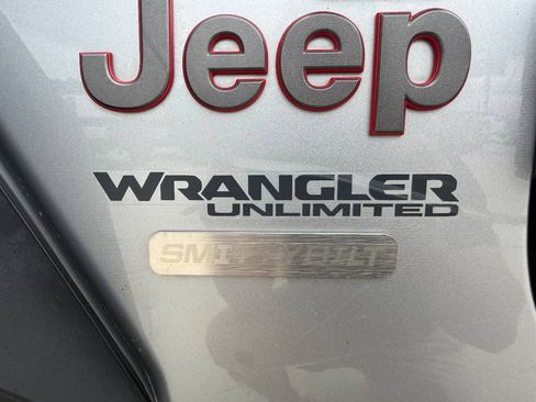 Used 2018 Jeep Wrangler Unlimited Rubicon w/ Dual Top Group AWD/4WD image 4