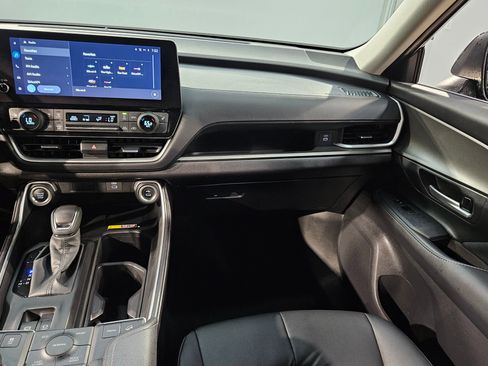 Certified 2025 Toyota Grand Highlander AWD image 11