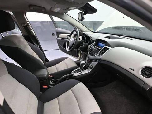 Used 2013 Chevrolet Cruze LS FWD image 41