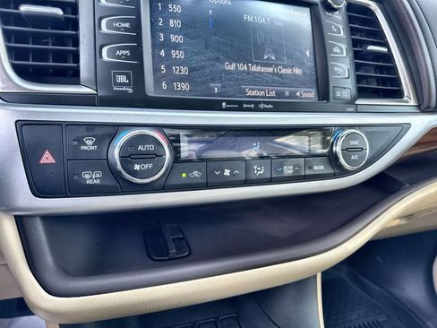 Used 2019 Toyota Highlander Limited Platinum image 27