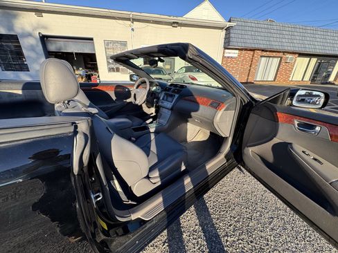 Used 2006 Toyota Solara SLE image 48