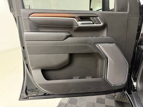 Used 2024 GMC Sierra 2500 Denali w/ Denali Reserve Package AWD/4WD image 11