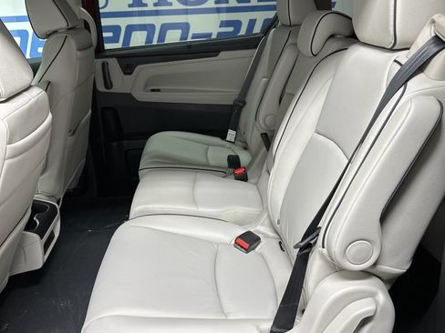 New 2026 Honda Odyssey Touring image 14