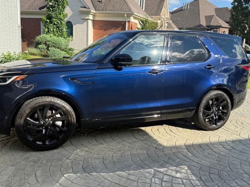 Used 2021 Land Rover Discovery S R-Dynamic AWD/4WD image 10