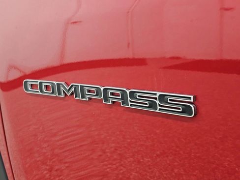 Used 2017 Jeep Compass Latitude w/ Popular Equipment Group AWD/4WD image 30