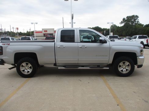 Used 2018 Chevrolet Silverado 1500 LT w/ All Star Edition image 6