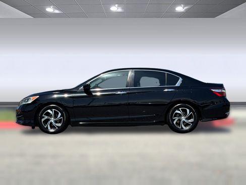 Used 2017 Honda Accord LX image 2