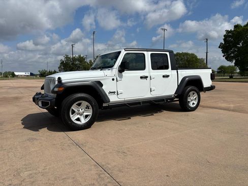 Used 2023 Jeep Gladiator Sport AWD/4WD image 2
