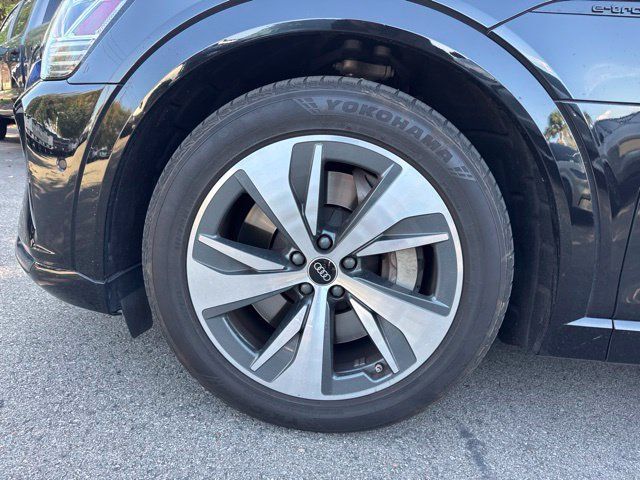 Used 2024 Audi Q8 e-tron Premium Plus w/ Premium Plus Package AWD/4WD image 6