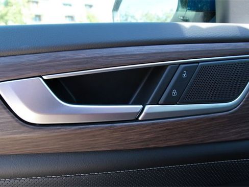 New 2026 Volkswagen Atlas SEL image 11