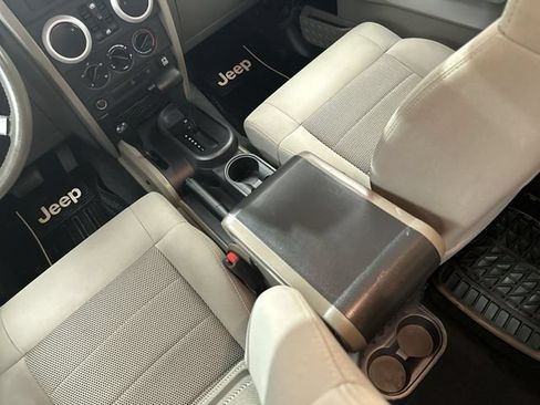 Used 2009 Jeep Wrangler Unlimited Sahara w/ Dual Top Group AWD/4WD image 23