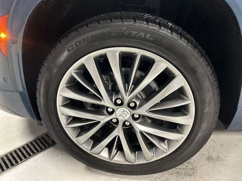 Used 2025 Buick Enclave Avenir w/ Super Cruise Package image 9