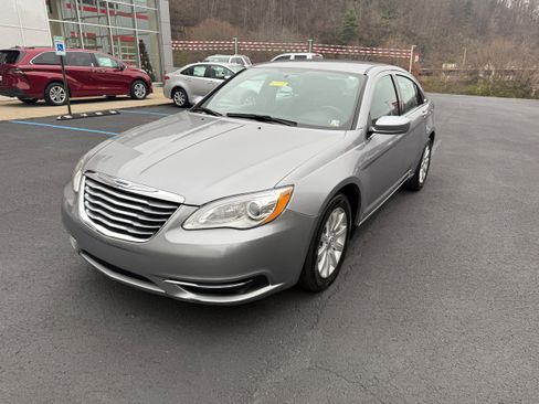 Used 2013 Chrysler 200 Touring w/ Cold Weather Group image 3