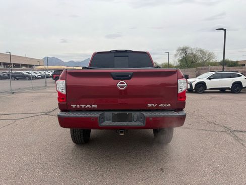 Used 2018 Nissan Titan SV w/ SV Convenience Package image 6