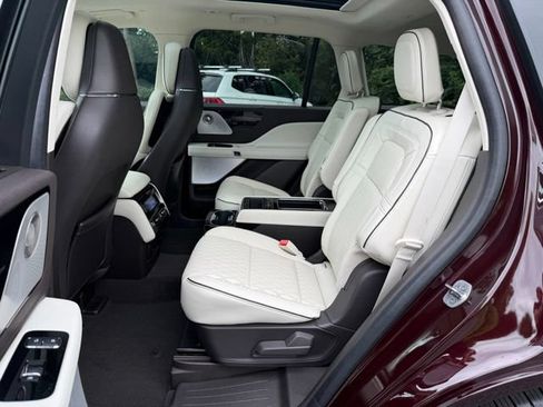 Used 2023 Lincoln Aviator Black Label AWD/4WD image 19