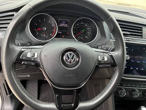 Used 2020 Volkswagen Tiguan SE w/ Panoramic Sunroof Package FWD image 28