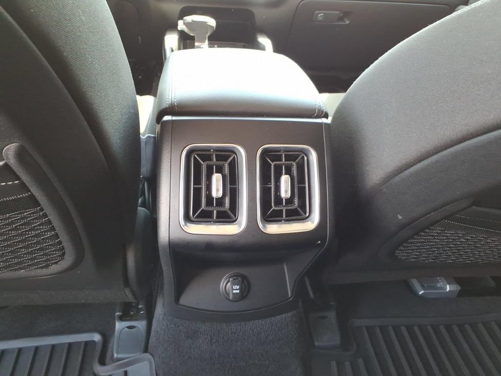 Certified 2026 Kia Sorento LX FWD image 9