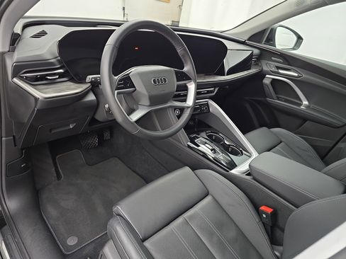 Used 2025 Audi Q5 Premium Plus w/ Premium Plus image 16