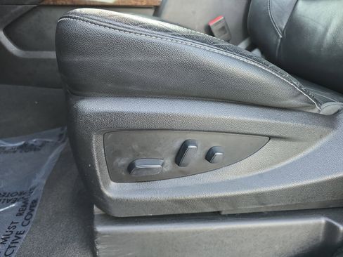 Used 2019 Chevrolet Suburban LT image 30