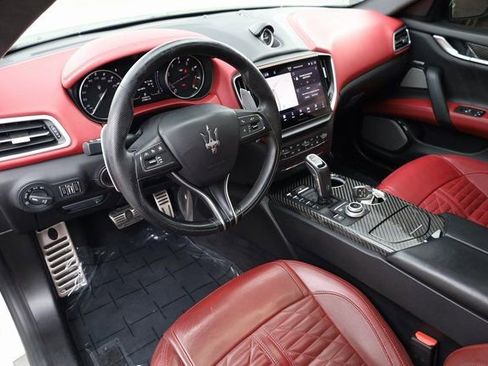 Certified 2022 Maserati Ghibli Trofeo image 10