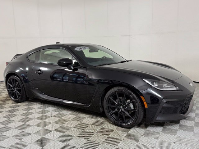 Used 2025 Toyota GR86 Premium RWD image 10