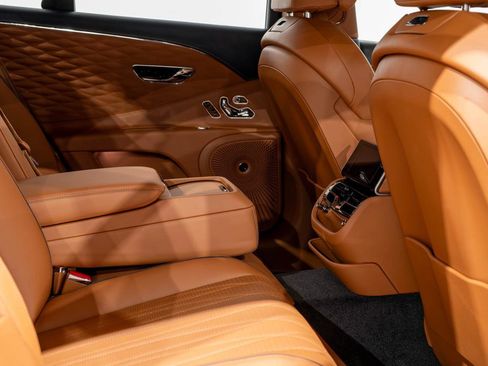 Used 2021 Bentley Flying Spur W12 image 22