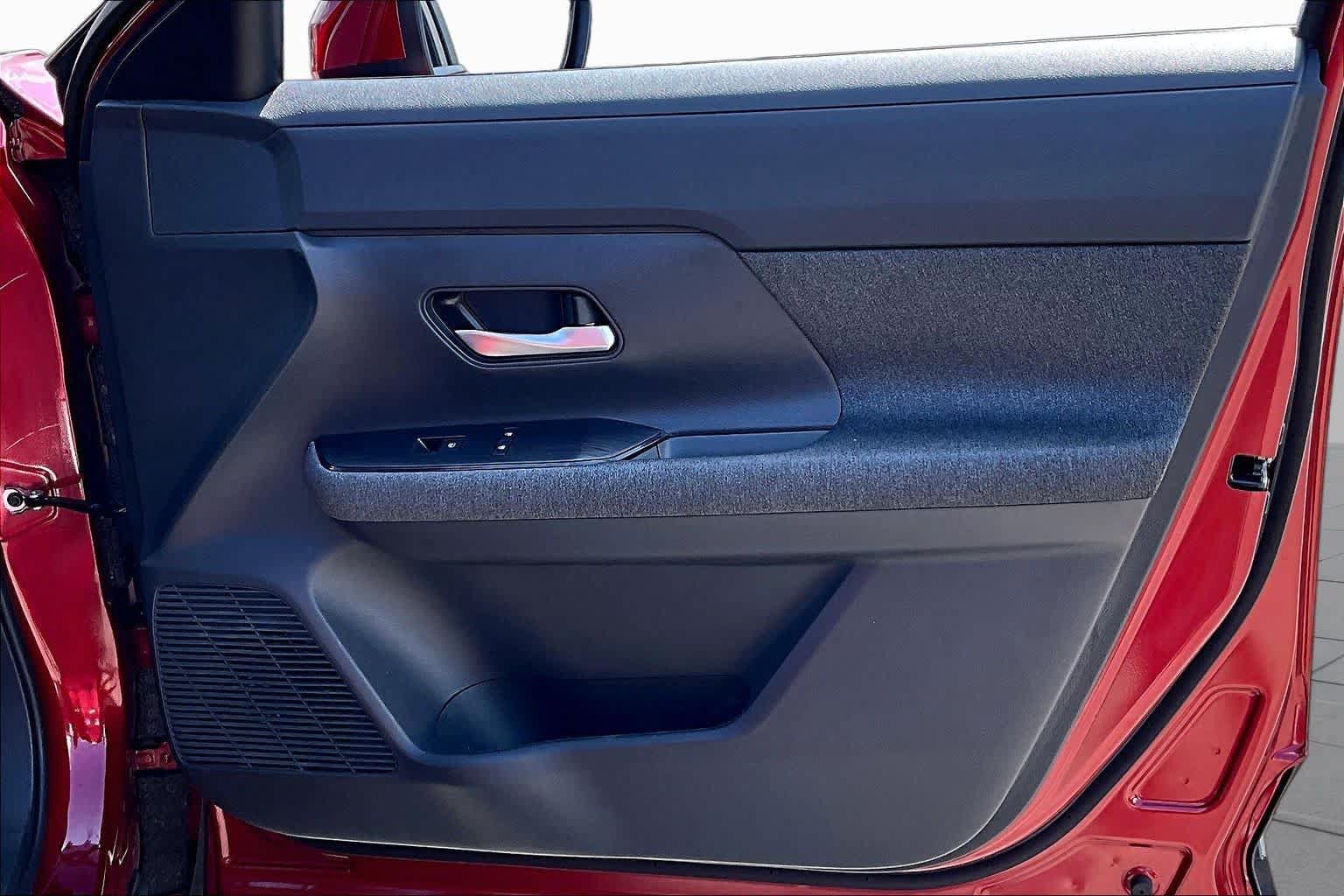 Certified 2025 Nissan Kicks SV FWD image 22