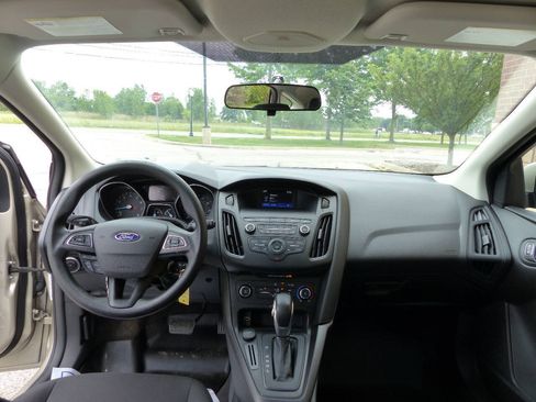 Used 2018 Ford Focus SE FWD image 33