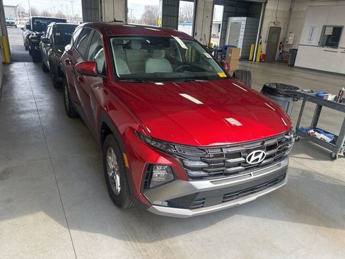 Used 2025 Hyundai Tucson SE image 7