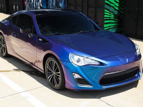 Used 2015 Scion FR-S RWD image 13