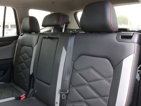 New 2026 Volkswagen Atlas Peak Edition AWD/4WD image 26