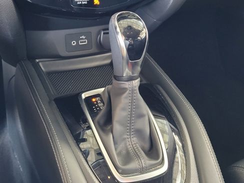 Certified 2018 Nissan Rogue SL FWD image 15