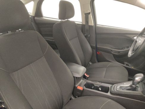 Used 2018 Ford Focus SE FWD image 21